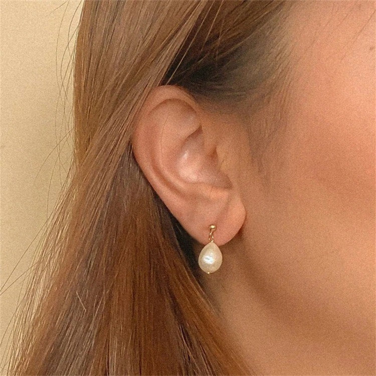 Freshwater Pearl Earrings