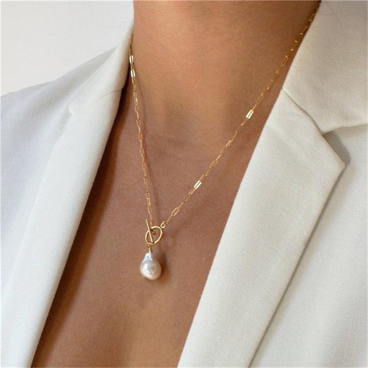 Baroque Pearl Toggle Necklace
