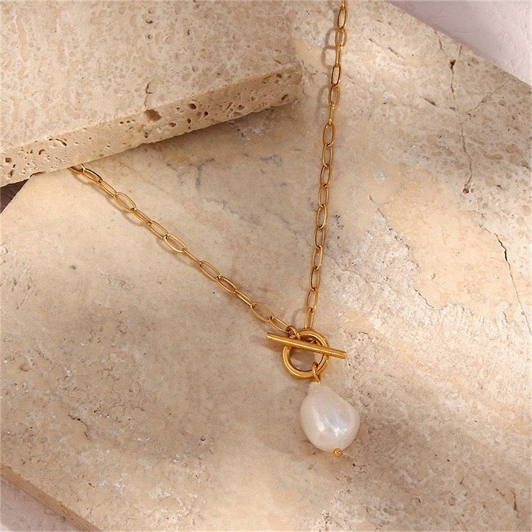 Baroque Pearl Toggle Necklace