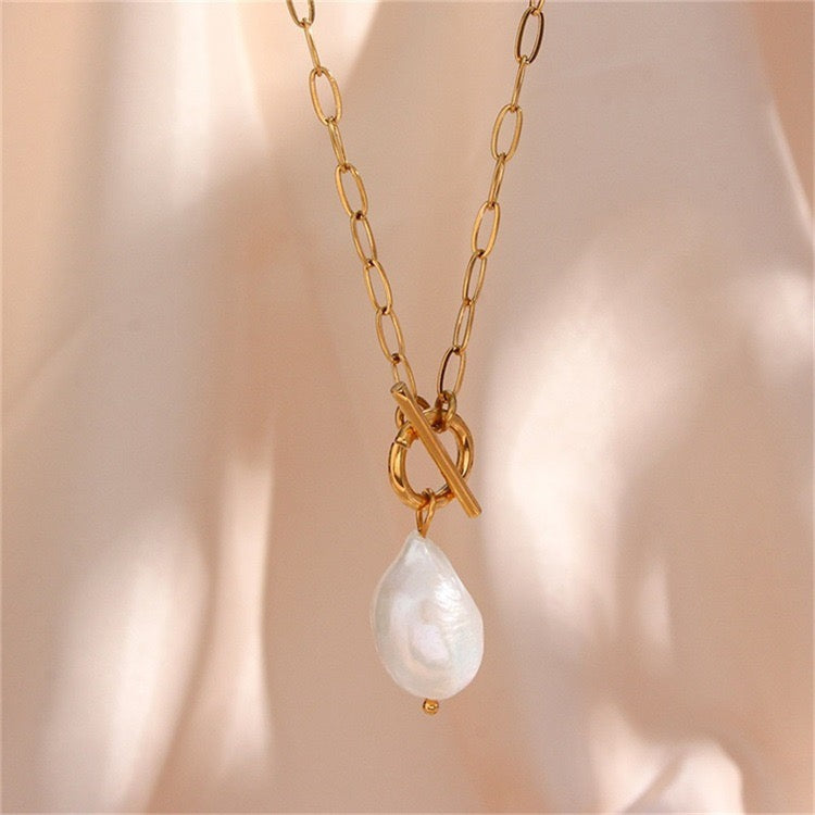 Baroque Pearl Toggle Necklace